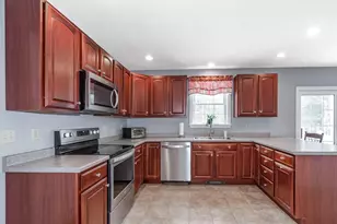 30 Fox Hollow Dr, Weare, NH 03281 - Photo 7