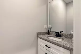 114 Saratoga Way, Portsmouth, NH 03801 - Photo 17