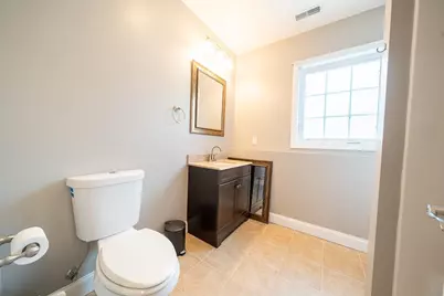 585 Bodwell Road, Manchester, NH 03109 - Photo 17