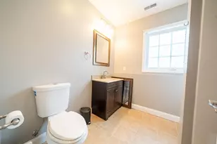 585 Bodwell Rd, Manchester, NH 03109 - Photo 17