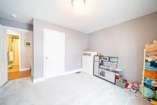 585 Bodwell Rd, Manchester, NH 03109 - Photo 11