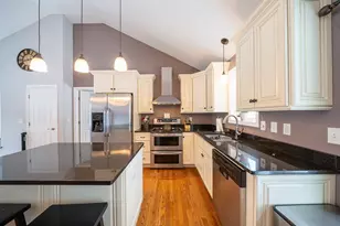 585 Bodwell Rd, Manchester, NH 03109 - Photo 5