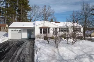 29 Nottingham Dr, Nashua, NH 03062 - Photo 1