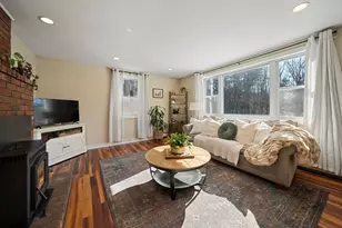 8 Chongor Dr, Newton, NH 03858 - Photo 5