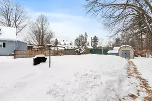 2079 Wellington Rd, Manchester, NH 03104 - Photo 5