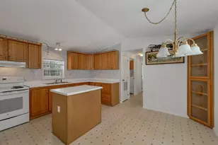 732 Concord Stage Rd, Weare, NH 03281 - Photo 3