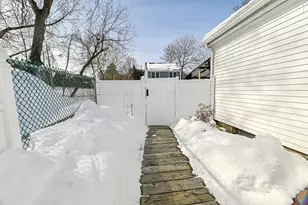 1 Thompson Rd, Nashua, NH 03060 - Photo 7