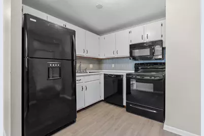 80R English Village Road #302, Manchester, NH 03102 - Photo 17