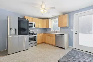 8 Rayes Dr, Hudson, NH 03051 - Photo 5