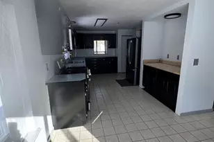 5 Sycamore Ct, Atkinson, NH 03811 - Photo 3