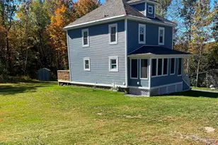106 Pershing Ave, Berlin, NH 03570 - Photo 3