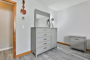 5 Tsienneto Rd, Derry, NH 03038 - Photo 15