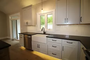 474 Blane Cir, Pembroke, NH 03275 - Photo 5