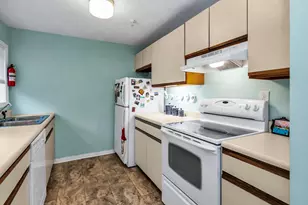 213 Abbott Farm Ln, Hudson, NH 03051 - Photo 11