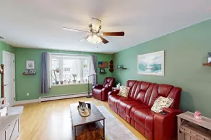 16 Chestnut Cir, Merrimack, NH 03054 - Photo 7