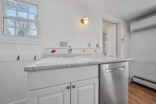 10 Maple St, Exeter, NH 03833 - Photo 9