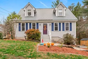 4 Merryfield Ln, Hampstead, NH 03826 - Photo 3