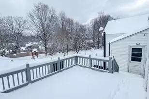 237 Pleasant St, Claremont, NH 03743 - Photo 17