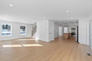 8 Meadowbrook Dr, Nashua, NH 03062 - Photo 5