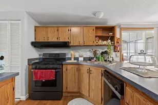 31 McElwain St, Merrimack, NH 03054 - Photo 11