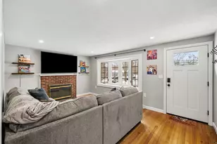 25 Carol Ave, Salem, NH 03079 - Photo 9