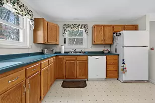 41 Golden Gate Dr, Hooksett, NH 03106 - Photo 11