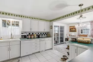 154 Westwood Dr, Nashua, NH 03062 - Photo 7