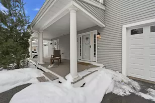 237 Woodview Way, Manchester, NH 03102 - Photo 3