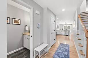 237 Woodview Way, Manchester, NH 03102 - Photo 5