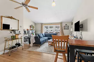 883 Mammoth Rd, Manchester, NH 03104 - Photo 11