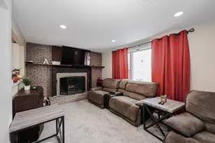 128 N Shore Rd, Derry, NH 03038 - Photo 3