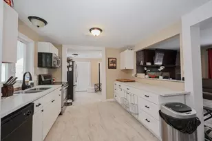 128 N Shore Rd, Derry, NH 03038 - Photo 11