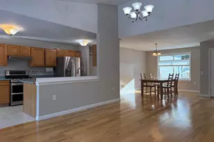 10 Vermont Dr, Hartford, VT 05001 - Photo 3