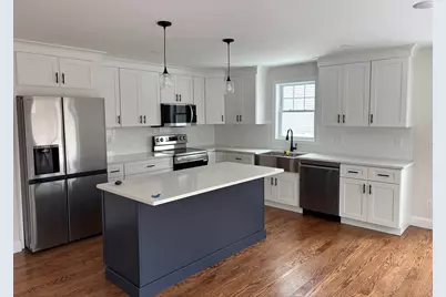 157 Garvin Avenue, Manchester, NH 03109 - Photo 3