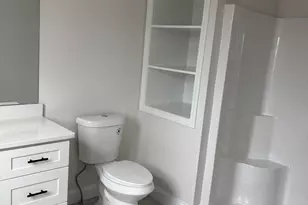 157 Garvin Ave, Manchester, NH 03109 - Photo 9