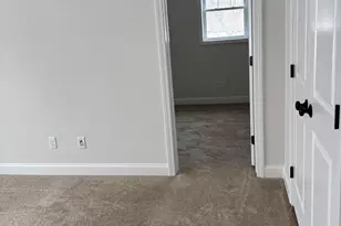 157 Garvin Ave, Manchester, NH 03109 - Photo 15