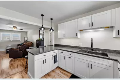 7E Blair Road, Essex Junction, VT 05452 - Photo 5