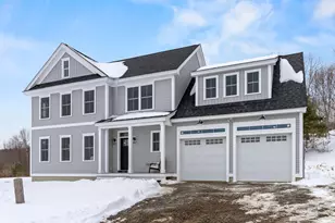 8 Megans Wy, Epping, NH 03042 - Photo 1