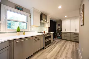 222 Portsmouth Ave, Stratham, NH 03885 - Photo 9