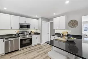 8 Park Dr, Bedford, NH 03110 - Photo 11