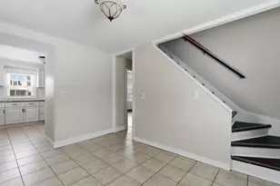 25 E Dunstable Rd, Nashua, NH 03060 - Photo 7