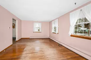 14 Spruce St, Hudson, NH 03051 - Photo 3