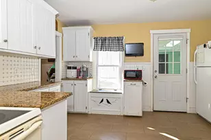 49 Washington St, Rochester, NH 03867 - Photo 11