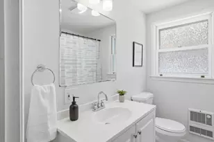 128 Sandstone Cir, Londonderry, NH 03053 - Photo 13