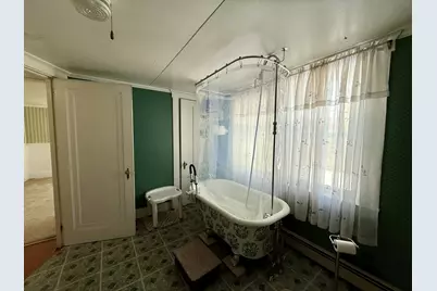 2 Hutchinson Street, Franklin, NH 03235 - Photo 33