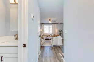 7 Dumaine Ave, Nashua, NH 03063 - Photo 9