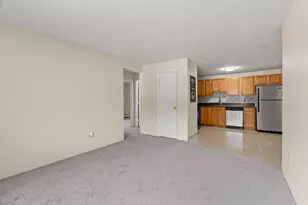 555 Calef Rd, Manchester, NH 03103 - Photo 11