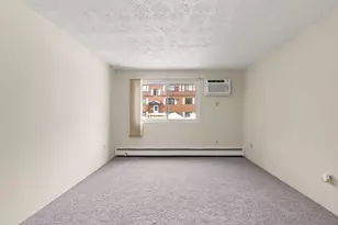 555 Calef Rd, Manchester, NH 03103 - Photo 3