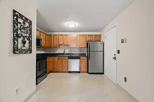 555 Calef Rd, Manchester, NH 03103 - Photo 9