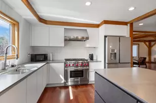 263 Long Sands Rd, York, ME 03909 - Photo 11